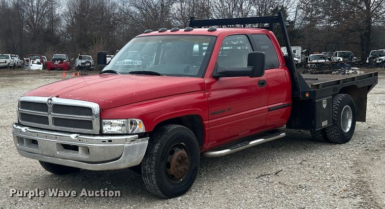 2000 Dodge Ram 3500 Ext. Cab flatbed pickup truck - ET6850