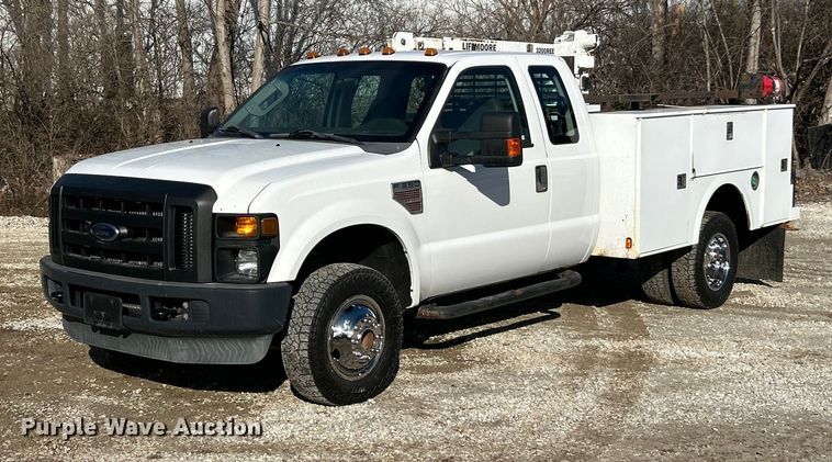 2009 Ford  F350 Super Duty  Ext. Cab utility bed pickup truck - ET6851