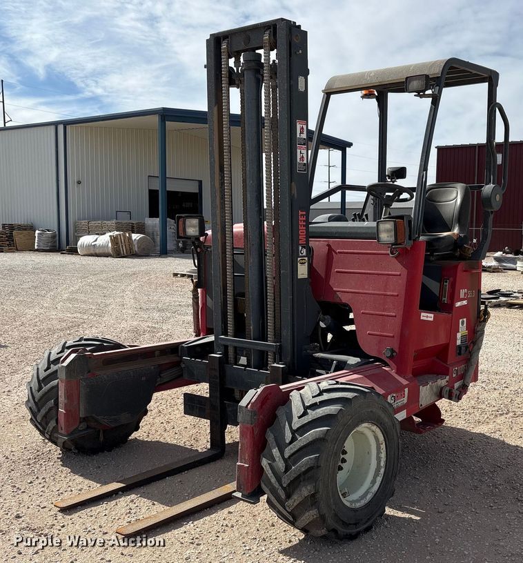 2015 Moffett M5501 forklift - EU4756