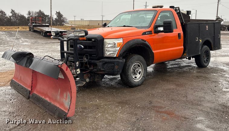 2015 Ford F350 utility bed pickup truck - FG2525