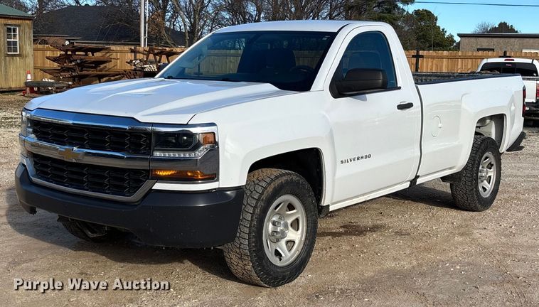 2018 Chevrolet Silverado 1500 pickup truck - FI1607