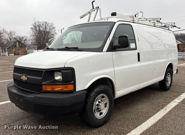 2014 Chevrolet Express 2500 van - FK1064
