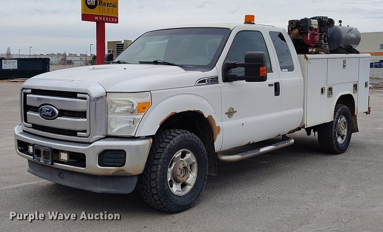 2012 Ford F250 Super Duty XLT Ext. Cab utility bed pickup truck - IH9402