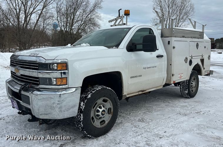 2017 Chevrolet Silverado 2500HD utility bed pickup truck - DT6497