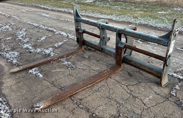 72" GEM wheel loader forks - DV1818