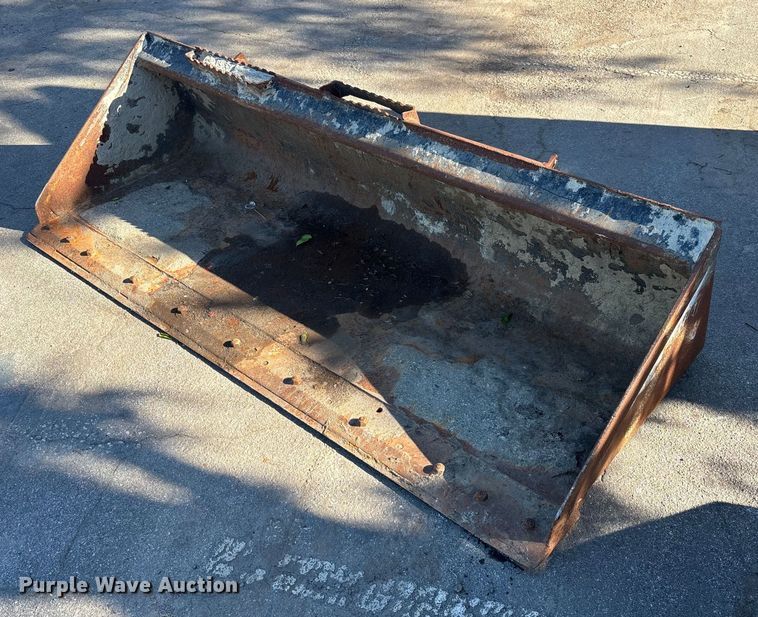 Caterpillar skid steer bucket - DW1273