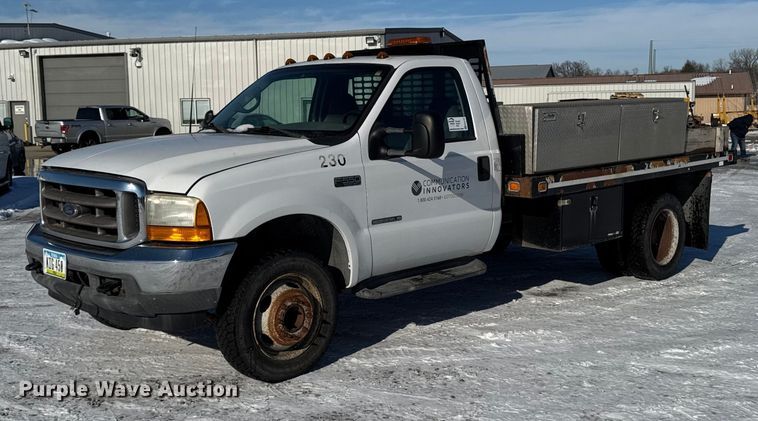 2001 Ford F550 Super Duty flatbed truck - EA2197