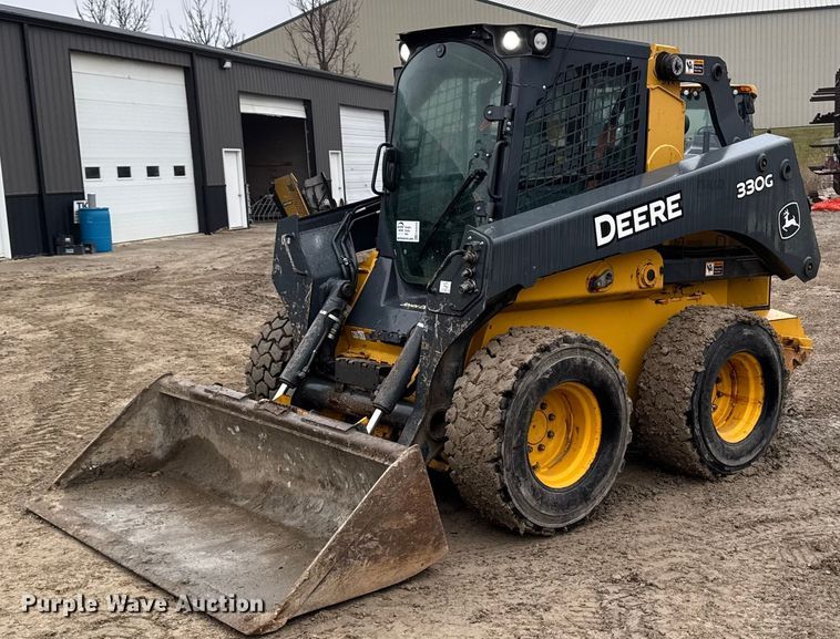 2016 John Deere 330G skid steer loader - EA2229