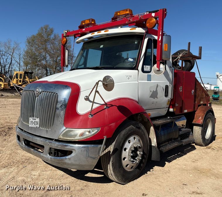 2007 International semi truck - EA7162