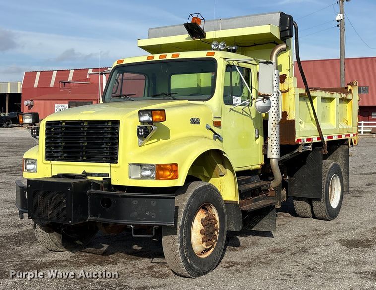 1997 International 4800 dump truck - EA7823