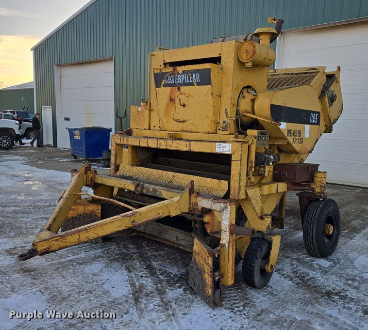 Caterpillar WE-851B windrower - EB1205