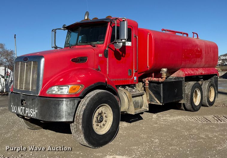 2007 Peterbilt 335 water truck - EC4533