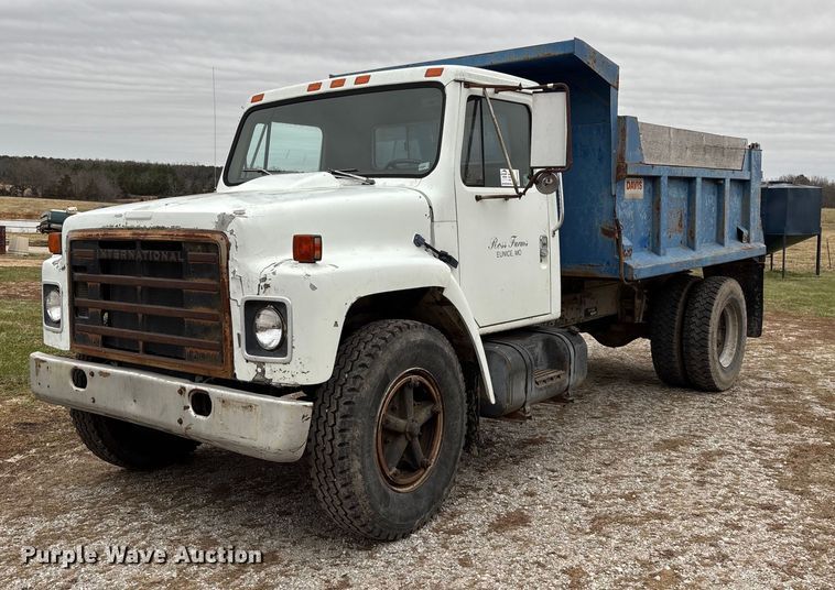 1986 International S1600 dump truck - ED2455