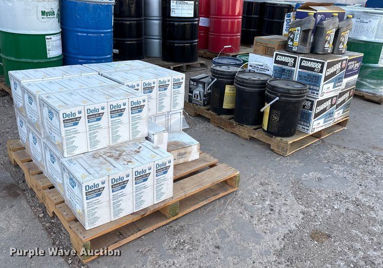 (2) pallets oil - EF6284