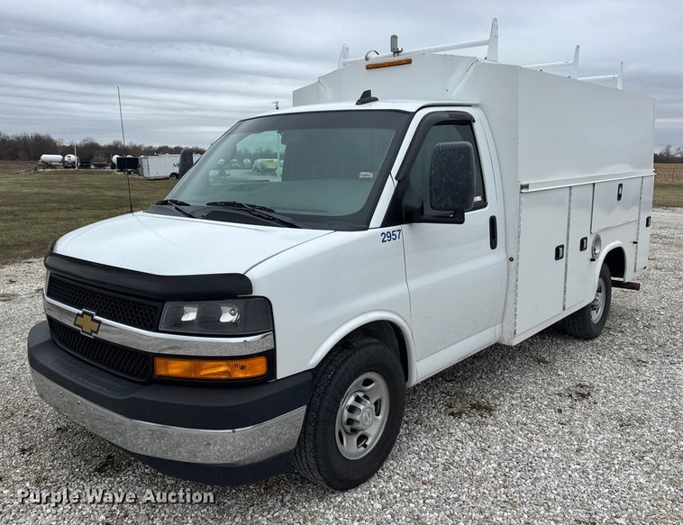 2018 Chevrolet Express G3500 utility van - EN0799