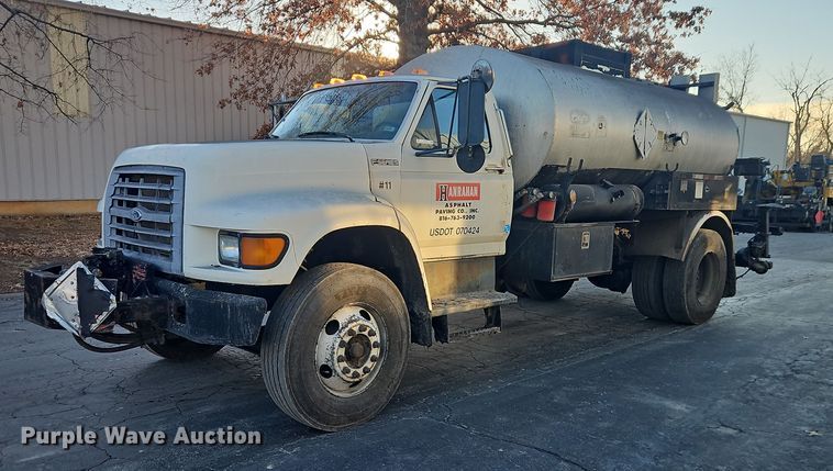 1998 Ford F800 tack distributor truck  - EO4908