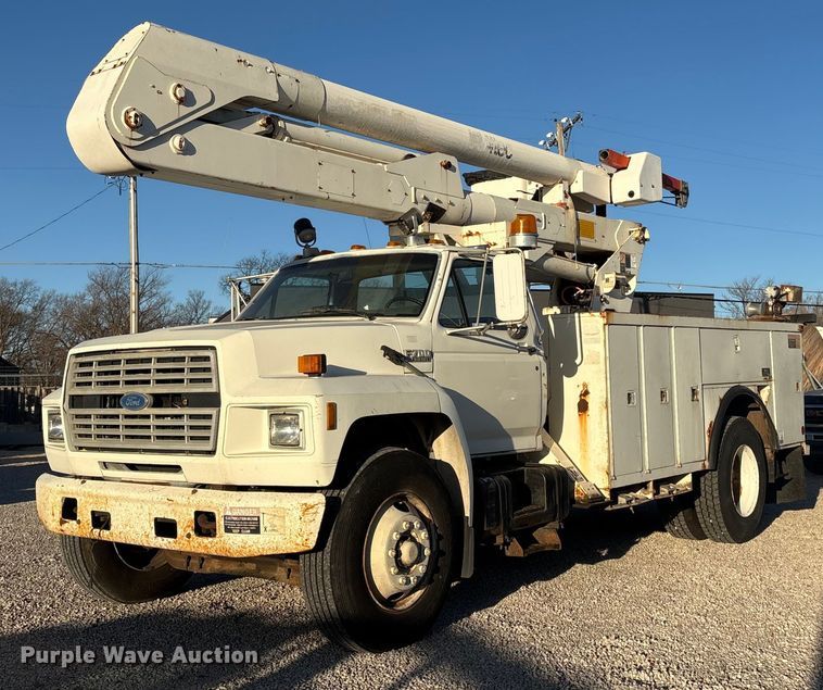 1994 Ford F700 bucket truck - ET4102