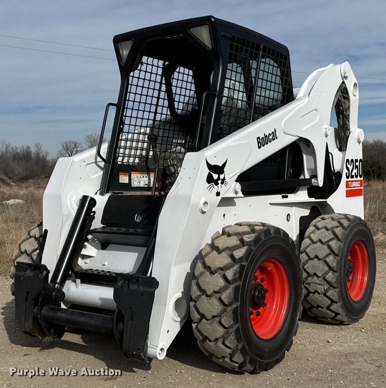 2002 Bobcat S250 skid steer loader - ET4132