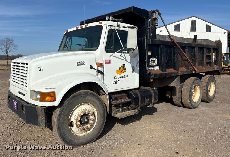 2000 International 4900 Dump truck - ET7482