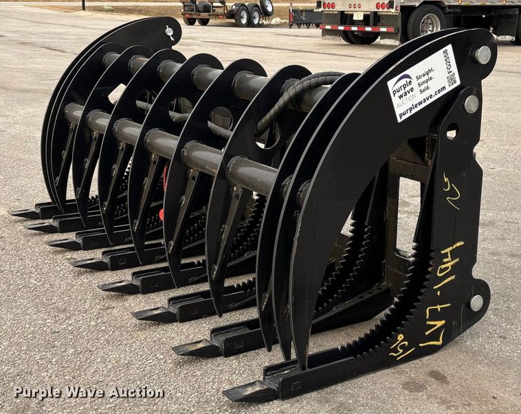 2025 Giyi CLG72 skid steer grapple bucket - FG2558