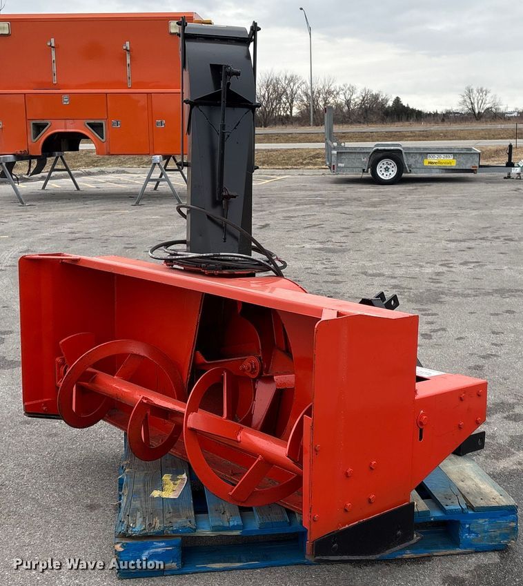 Kubota L2174A snow blower - FG2562