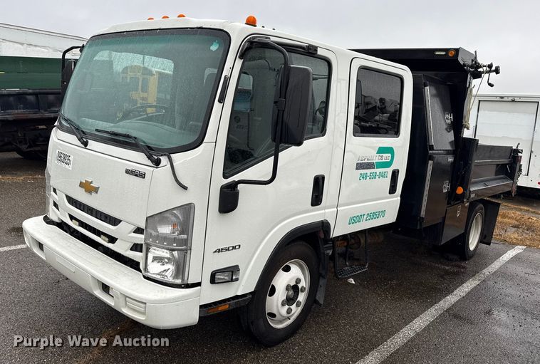 2022 Chevrolet  4500 Crew Cab dump truck - YA1536