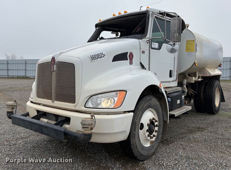 2022 Kenworth T270 water truck - YA1643