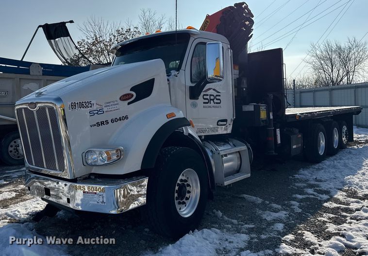 2018 Peterbilt 567 crane truck - YA1715