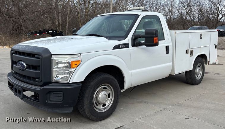 2013 Ford F250 utility bed pickup truck - DX5932