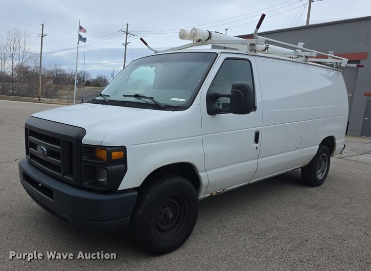 2009 Ford E250 van - DZ3788