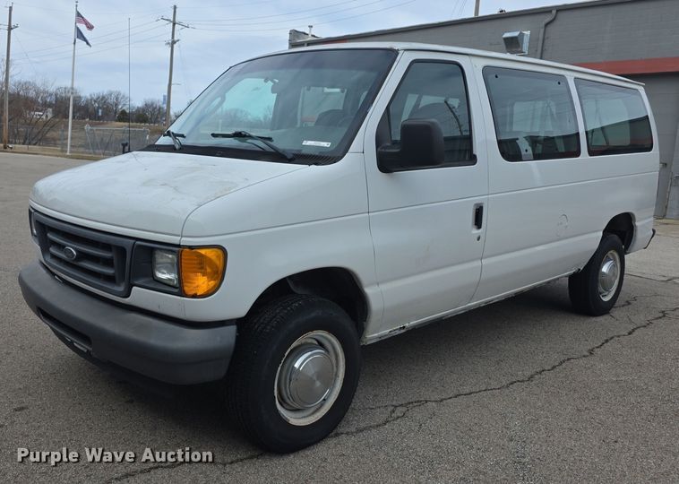 2006 Ford E350 van - DZ3790
