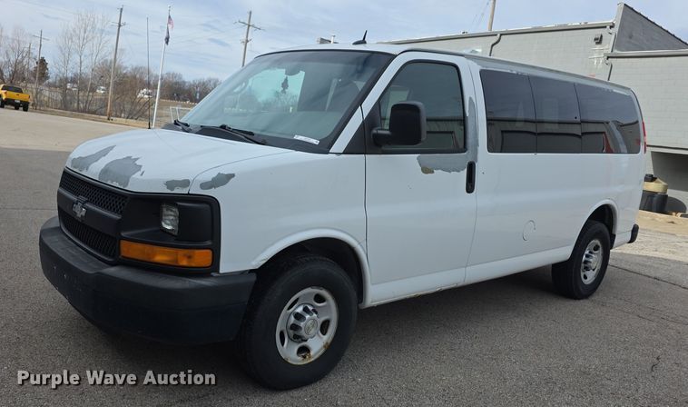 2012 Chevrolet Express van - DZ3792