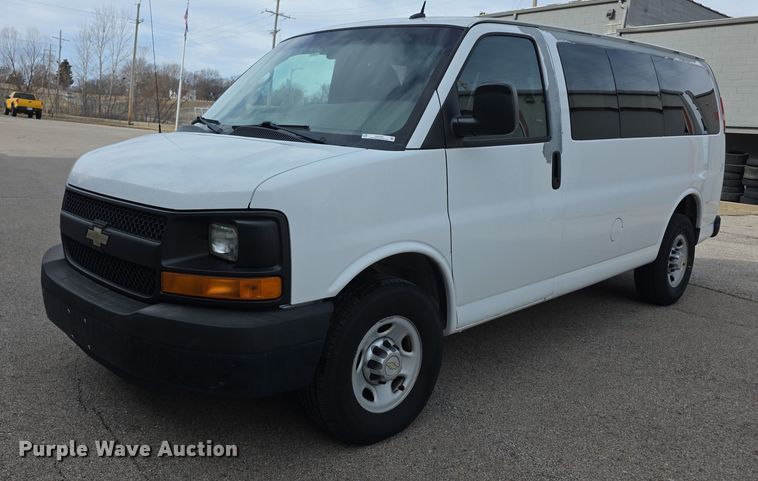 2012 Chevrolet Express van - DZ3793