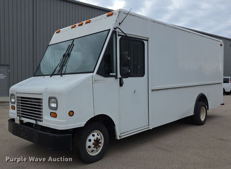 2005 Ford Econoline Utilimaster delivery van - DZ3795