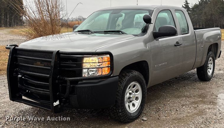 2013 Chevrolet Silverado 1500 Ext. Cab pickup truck - ED2466