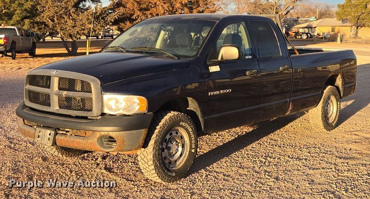 2005 Dodge Ram 1500 Ext. Cab pickup truck - ES2719