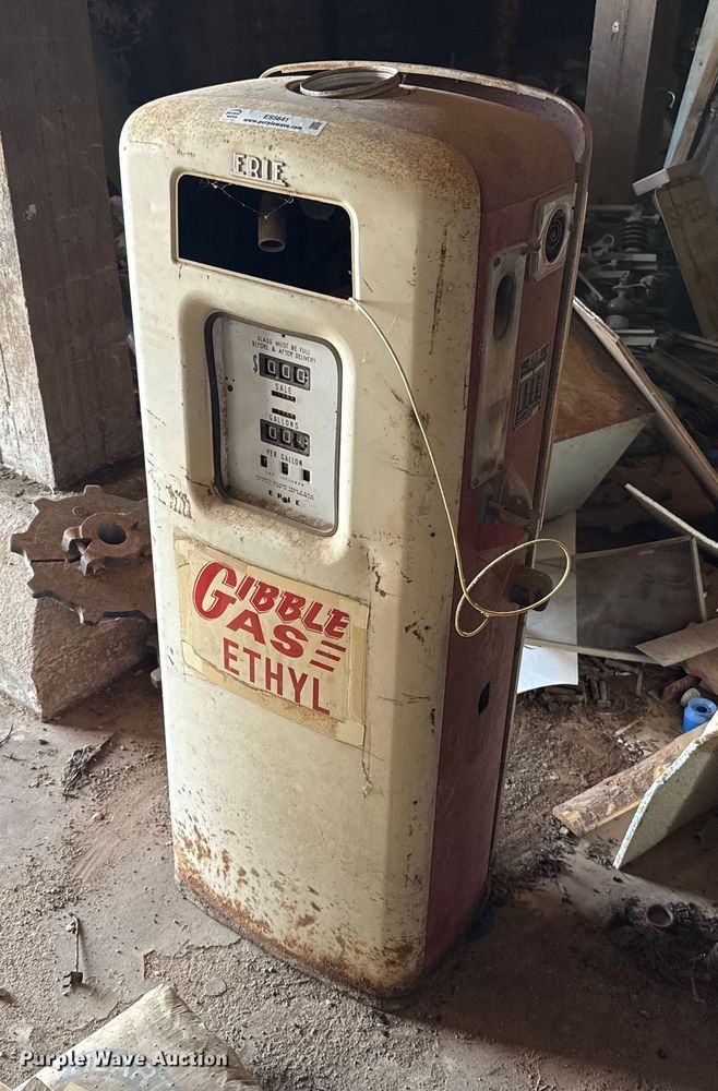 Erie 743 gas pump - ES5641