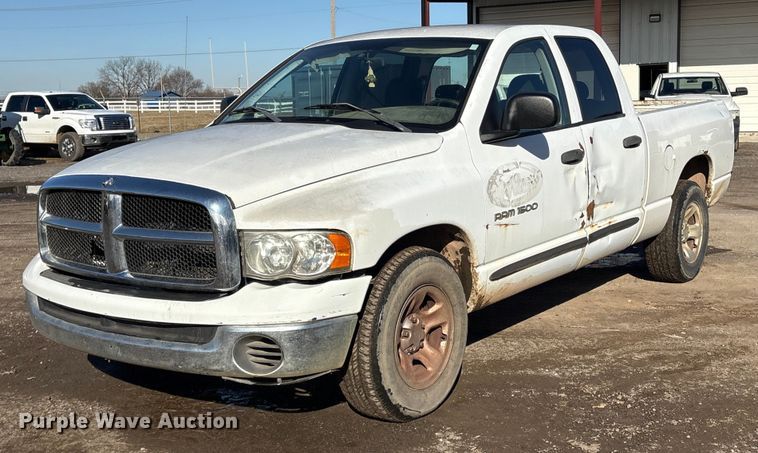 2004 Dodge Ram 1500 Ext. Cab pickup truck - EV2592
