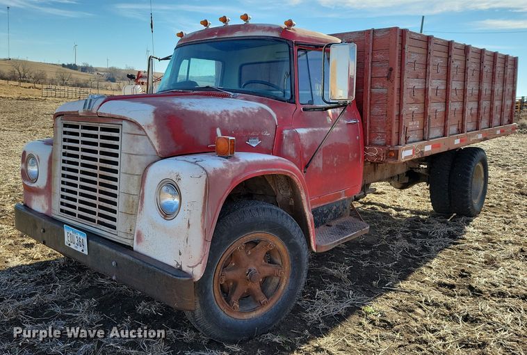 1970 International Loadstar 1600 grain truck - EA2804