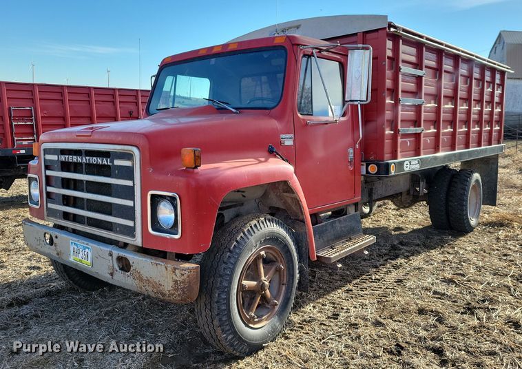 1979 IH S1700 grain truck - EA2807