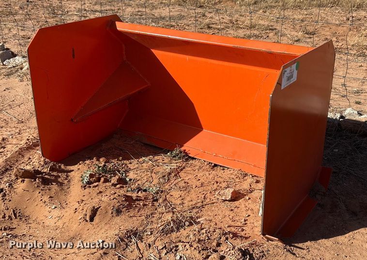 Compact utility loader snow pusher - EF6309