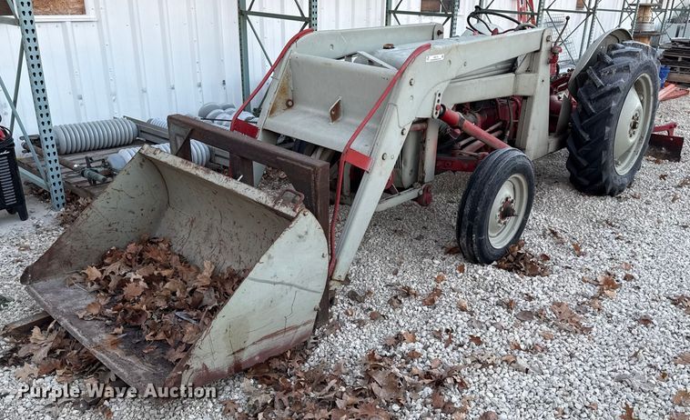Ford 8N tractor - EN0170