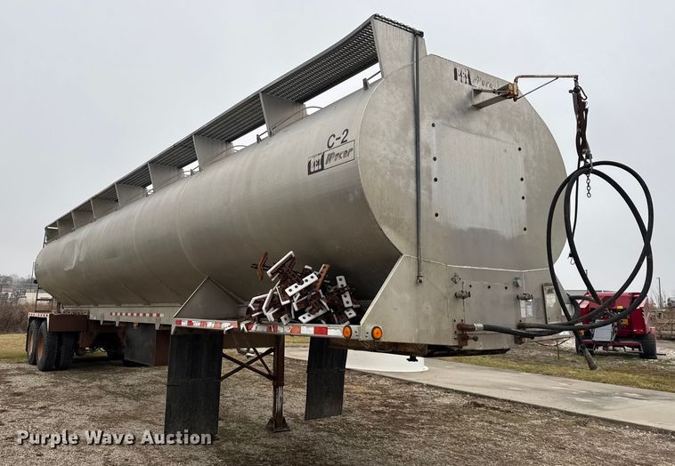 2006 Pacer AT45L feed delivery trailer - EN0181