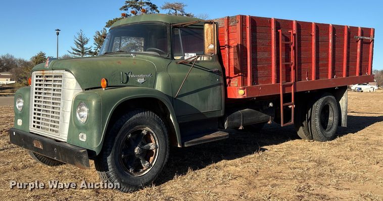 1967 International Harvester Loadstar 1600 grain truck - FG2519