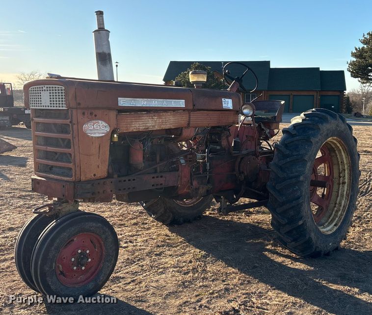 1961 McCormick Farmall 560 tractor - FG2520