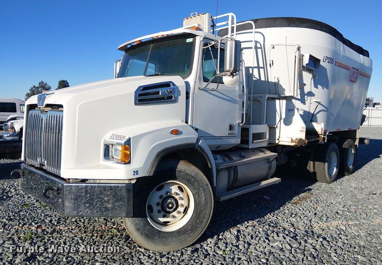 2016 Western Star 4700 feed mixer truck - YA1842