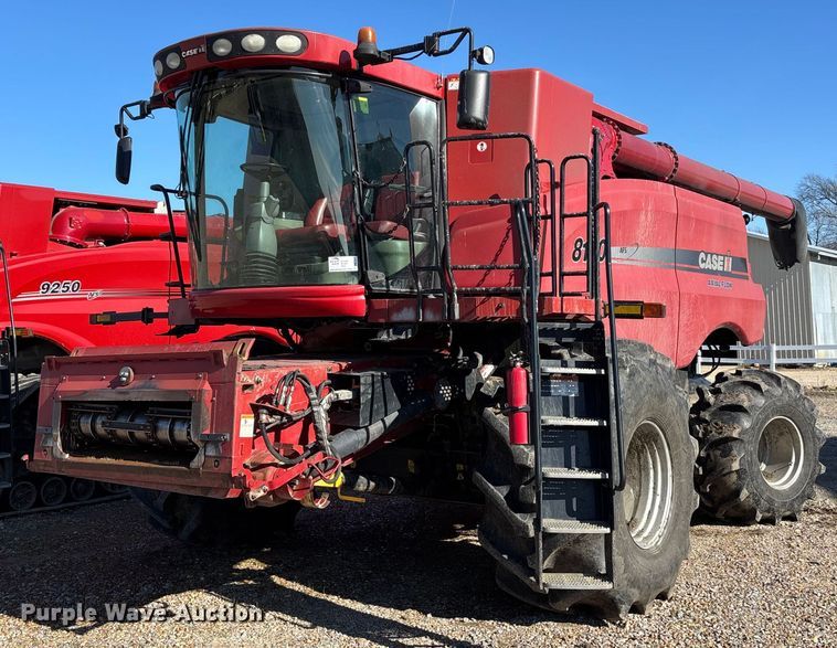 2011 Case IH 8120 RWA combine - YA1843
