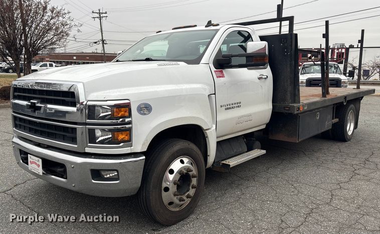 2019 Chevrolet Silverado 6500HD flatbed truck - DT2780
