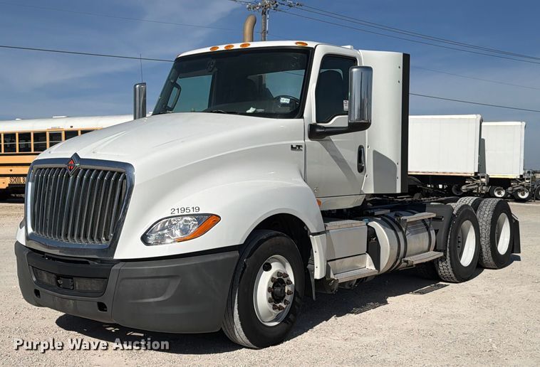 2019 International LT625 semi truck - ED5091