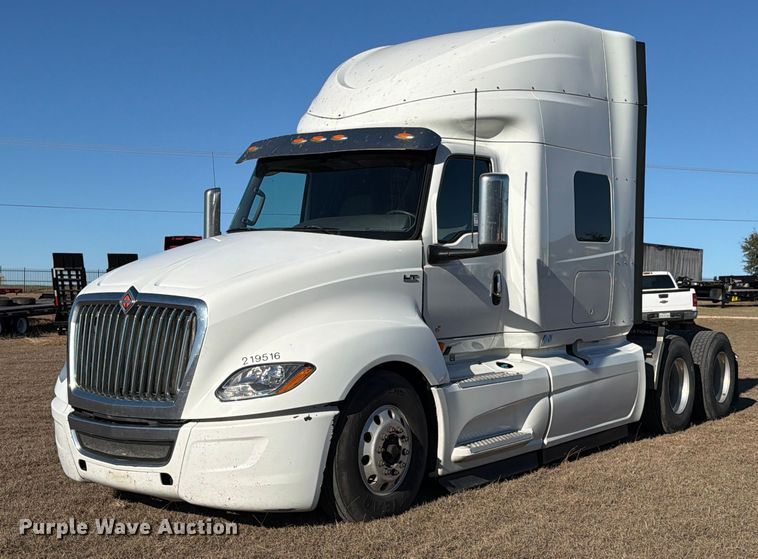 2019 International LT625 semi truck - ED5094